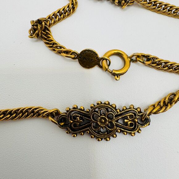 Accessocraft N.Y.C. Necklace Ornate Filigree Central Floral Motif. Gold Tone - Picture 2 of 6